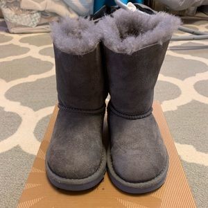 Girl’s uggs